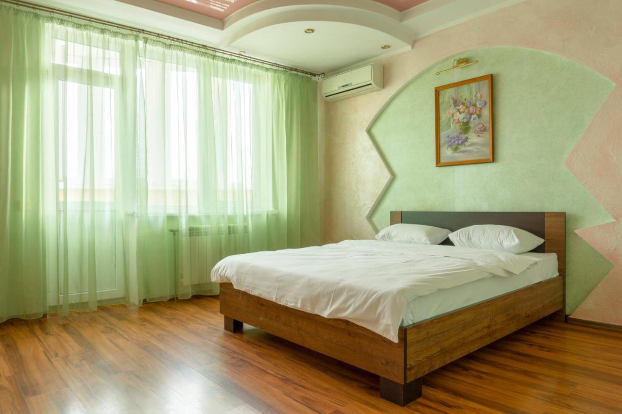 Big Studio Apartment Near River Mall Kiev Luaran gambar