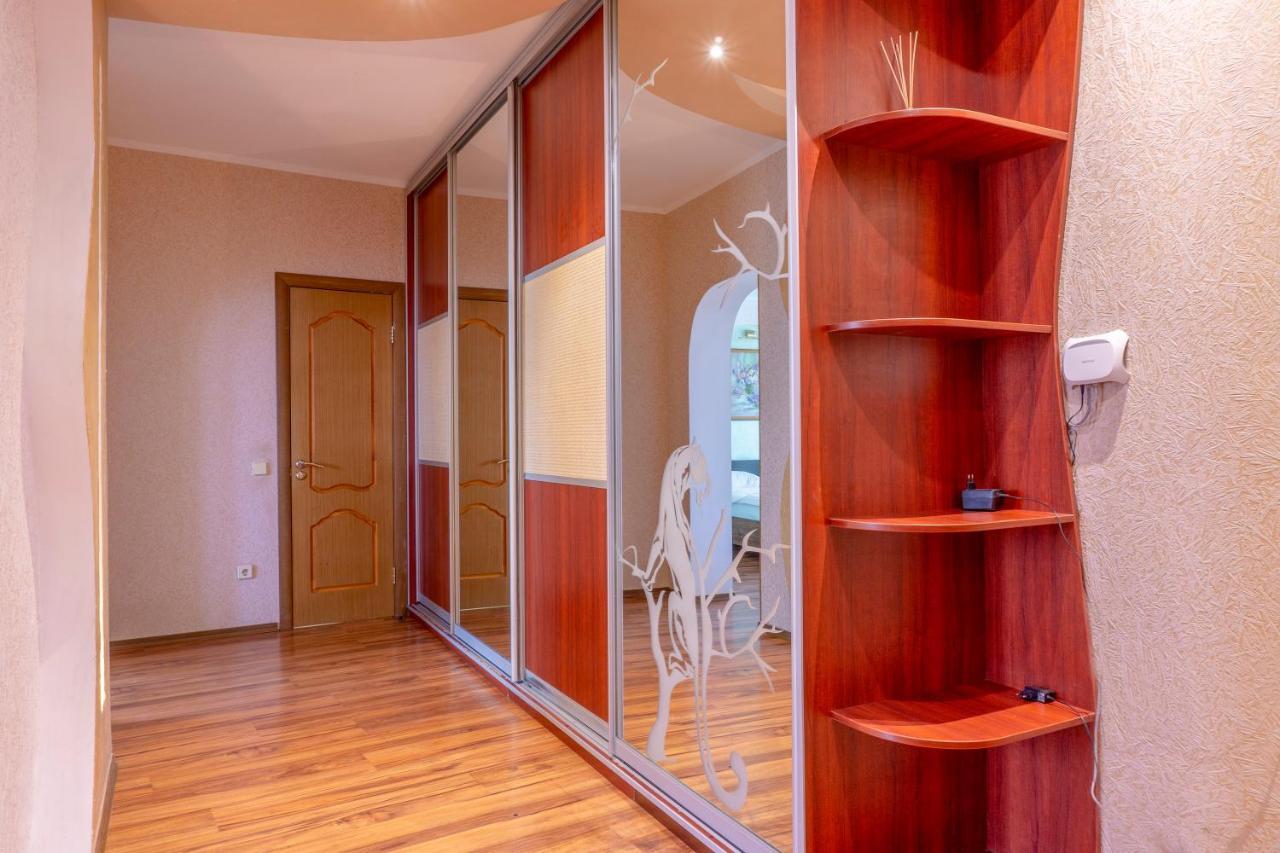 Big Studio Apartment Near River Mall Kiev Luaran gambar