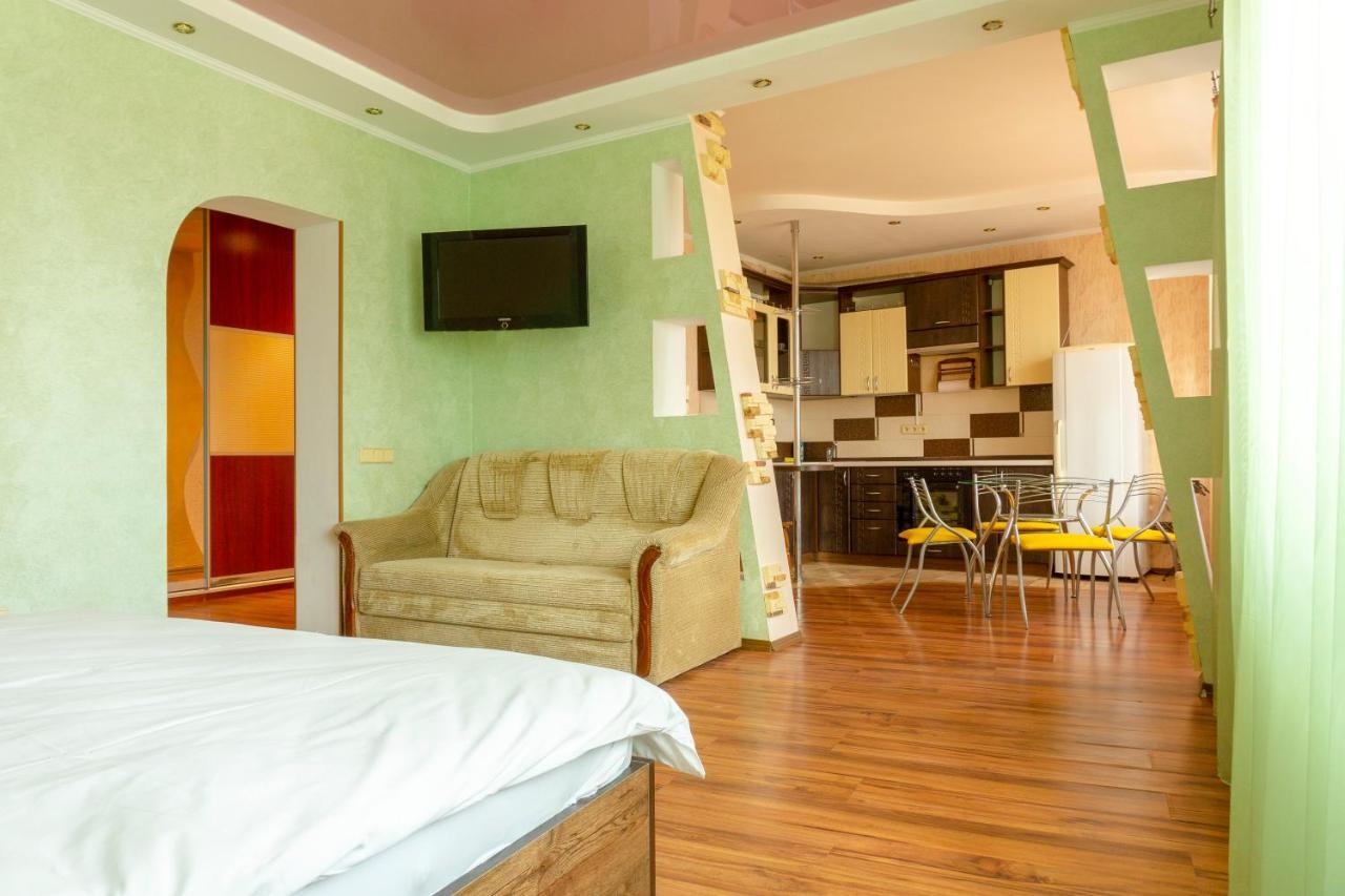 Big Studio Apartment Near River Mall Kiev Luaran gambar