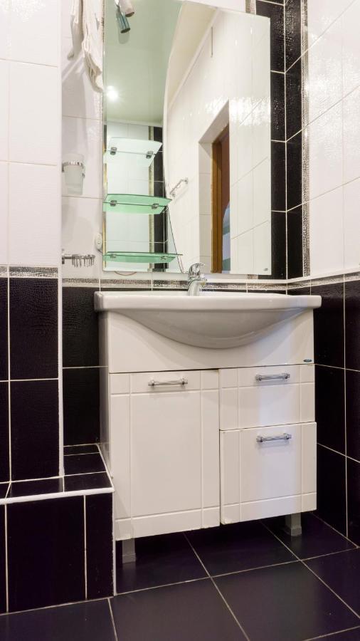 Big Studio Apartment Near River Mall Kiev Luaran gambar