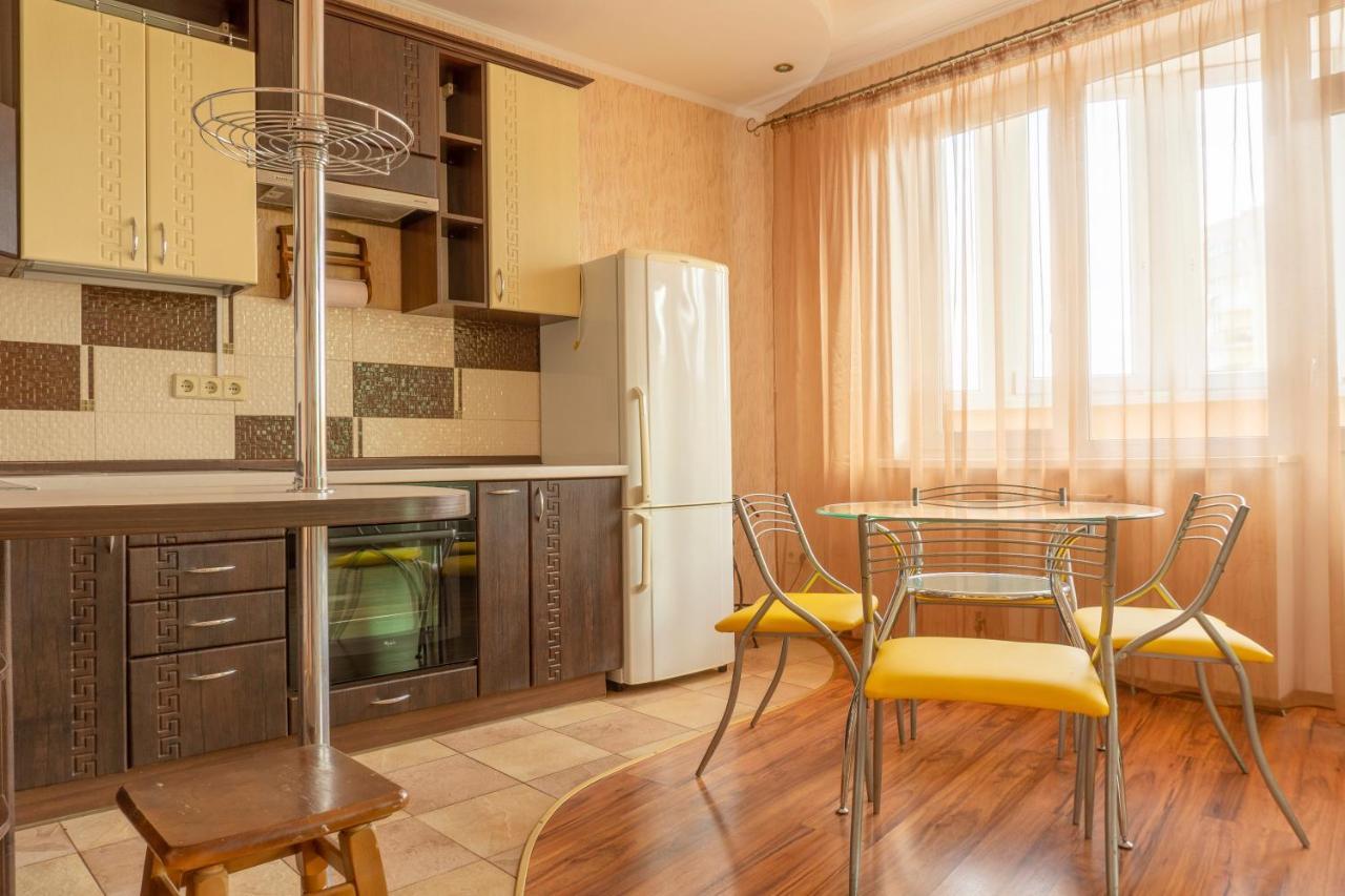 Big Studio Apartment Near River Mall Kiev Luaran gambar